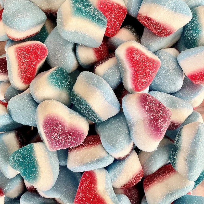 Vous connaissez les nouveaux LOVE PIK ?
Ce sont de savoureux bonbons moelleux avec un cœur acidulé goût fruits rouges !
Fondant et piquant, ce délicieux bonbon HARIBO en forme de coeur en surprendra plus d'un.